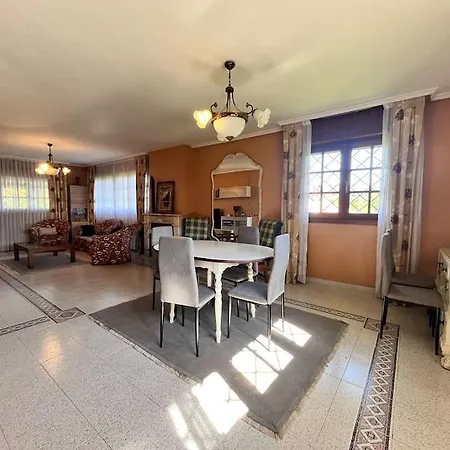 Precioso Chalet En Valle De Mena Nyaraló