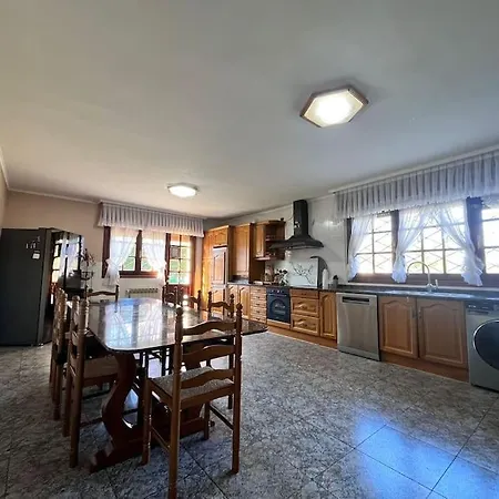 Precioso Chalet En Valle De Mena *